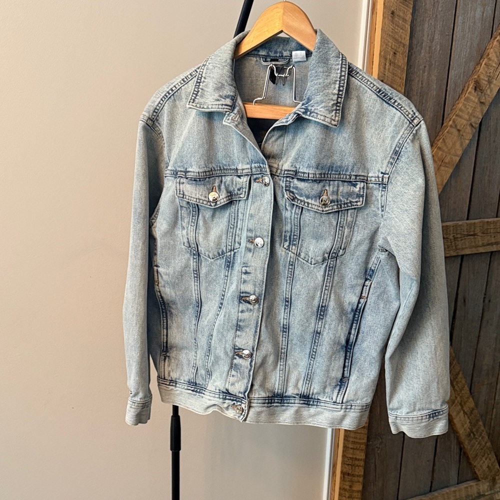 H&M Divided light blue jeans jacket-Size S